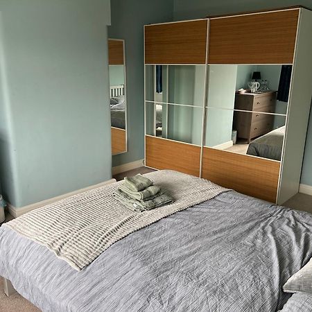 Quiet Double Bedroom With Garden View, Breakfast Hazel Grove Екстер'єр фото